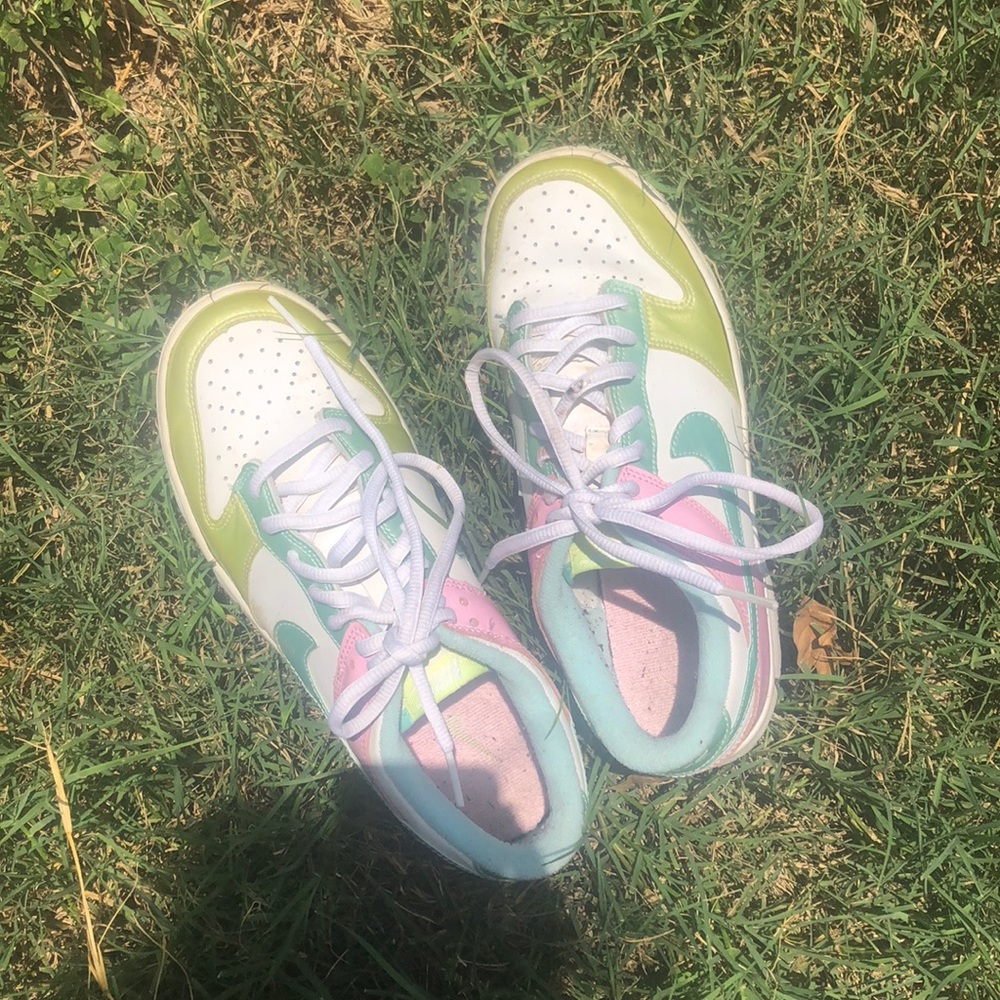 Nike Dunk Low sneakers